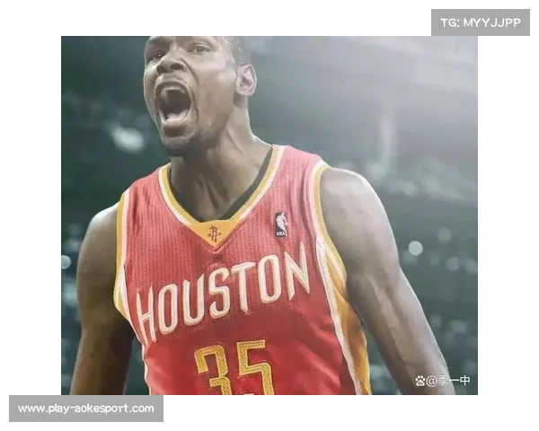 杜兰特以火箭球员身份出席老东家夺冠庆典引发球迷热议 杜兰特以火箭球员身份出席老东家夺冠庆典引发球迷热议