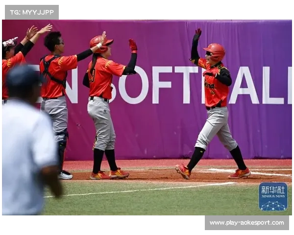 中国女垒对阵韩国队防守稳固，柴燚楠先发三振对手屡次化解危机