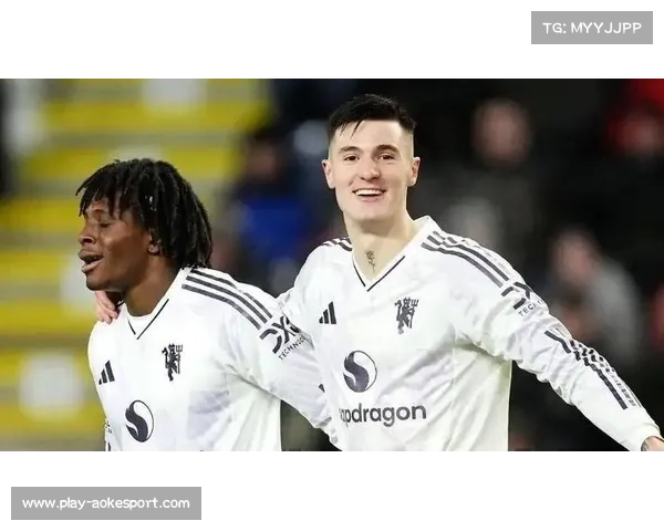 伯恩利2-2曼联，18岁小将莱西中柱憾失三分